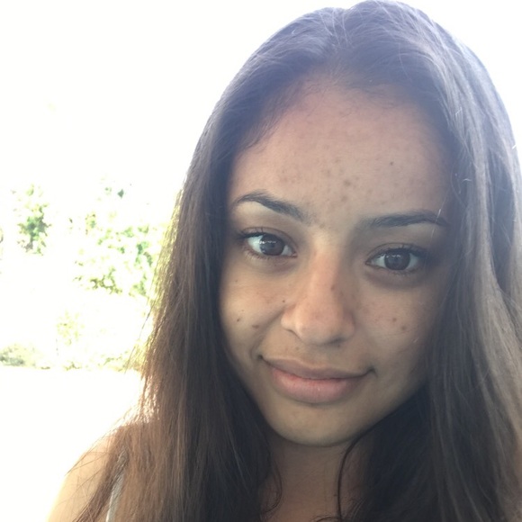 Meet your Posher, Itzel - Picture 1 of 1